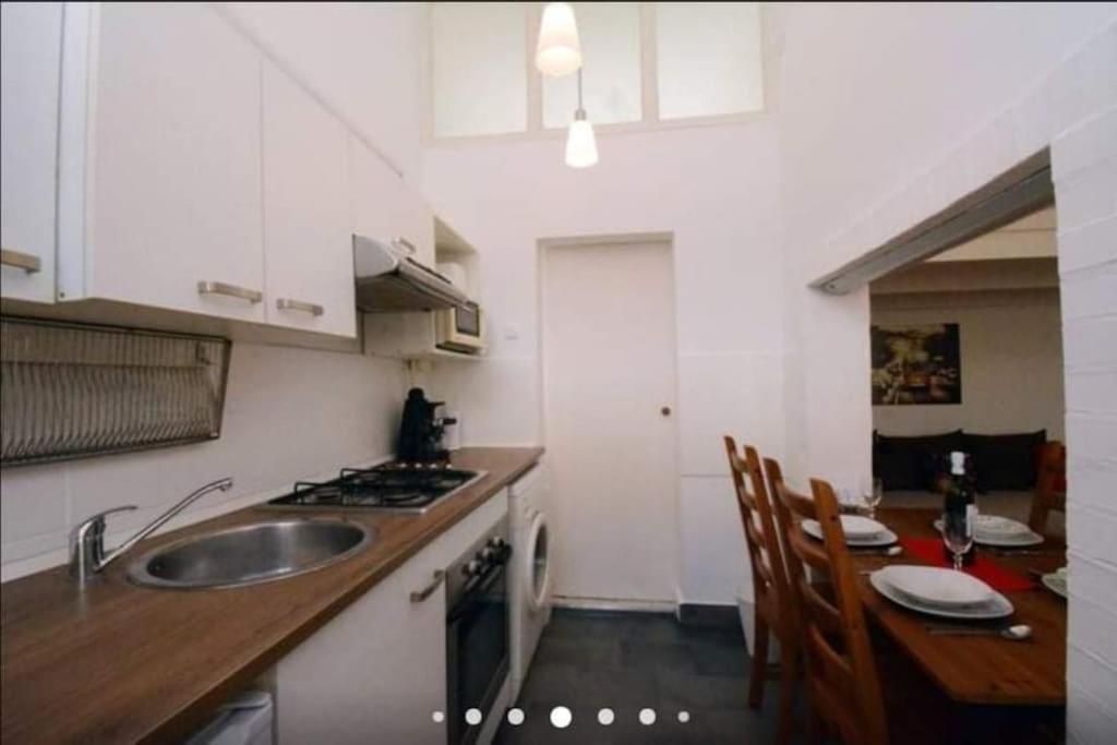 Gallery Flat In Party District Budapest Exterior photo