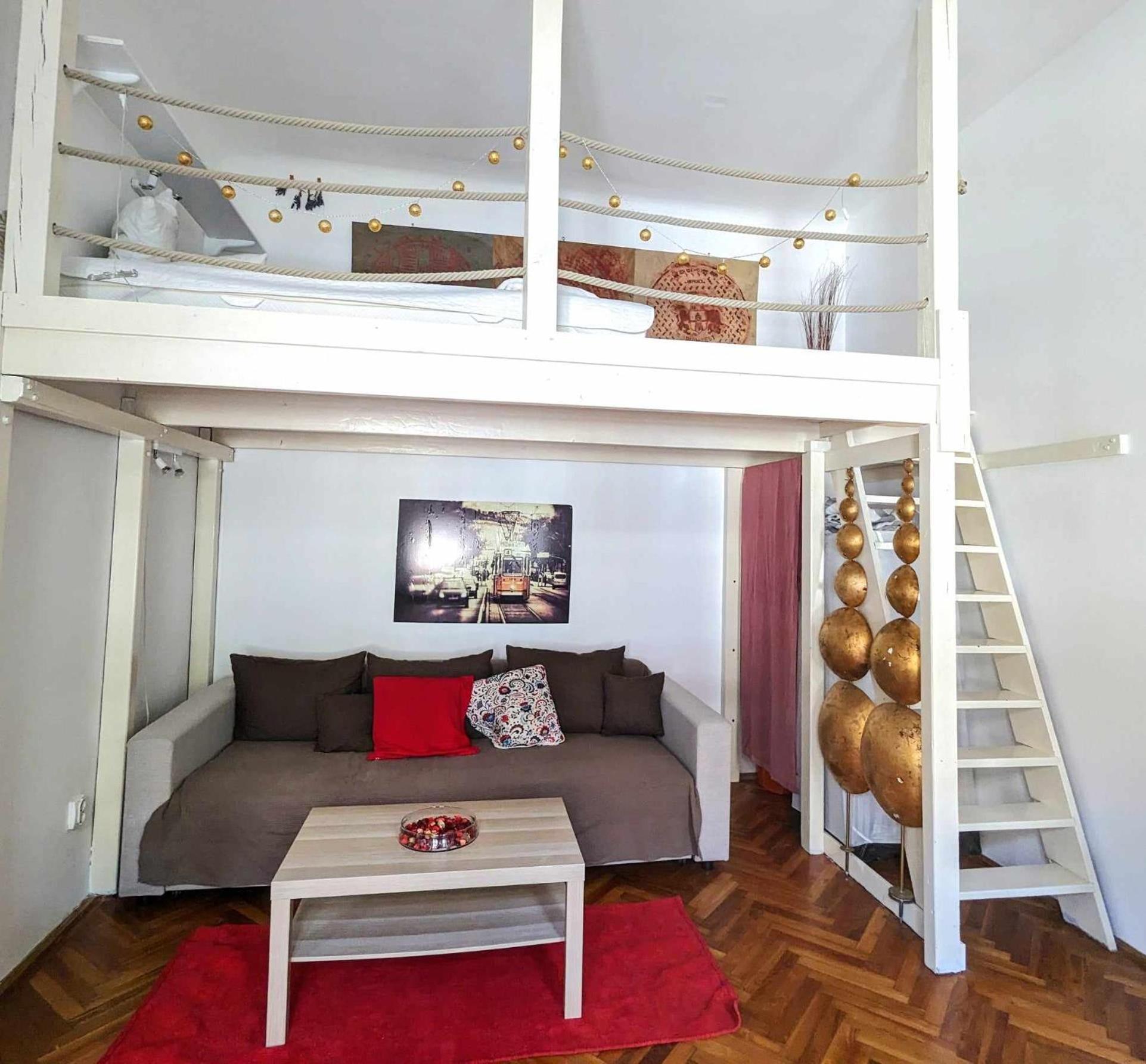 Gallery Flat In Party District Budapest Exterior photo